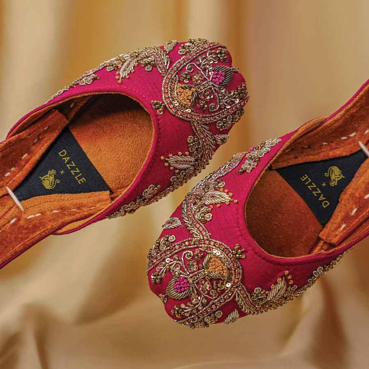 Shabnam-Khussa-kolhapuri-dazzle-by-sarah