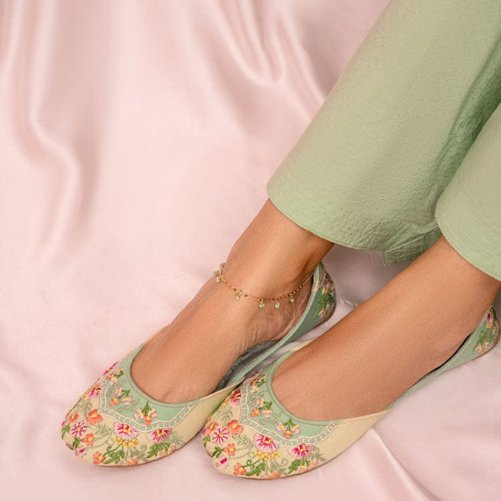 Bubble Gum-Khussa-kolhapuri-dazzle-by-sarah