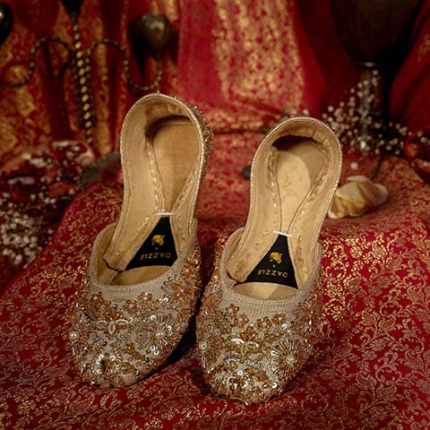 Secret Garden Gold-Khussa-kolhapuri-dazzle-by-sarah