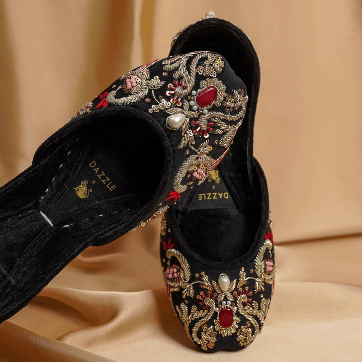 Royal Jewel-Khussa-kolhapuri-dazzle-by-sarah