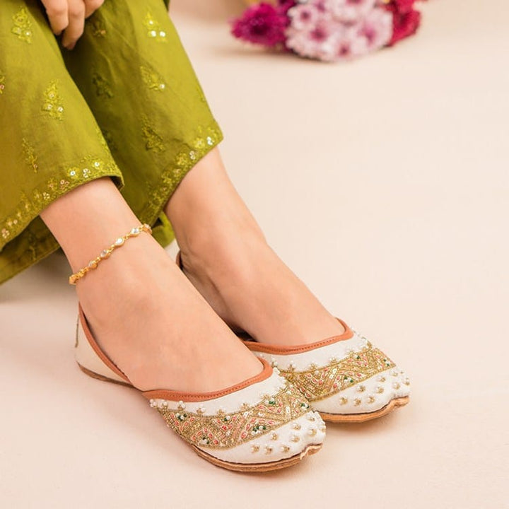 Adele-Khussa-kolhapuri-dazzle-by-sarah