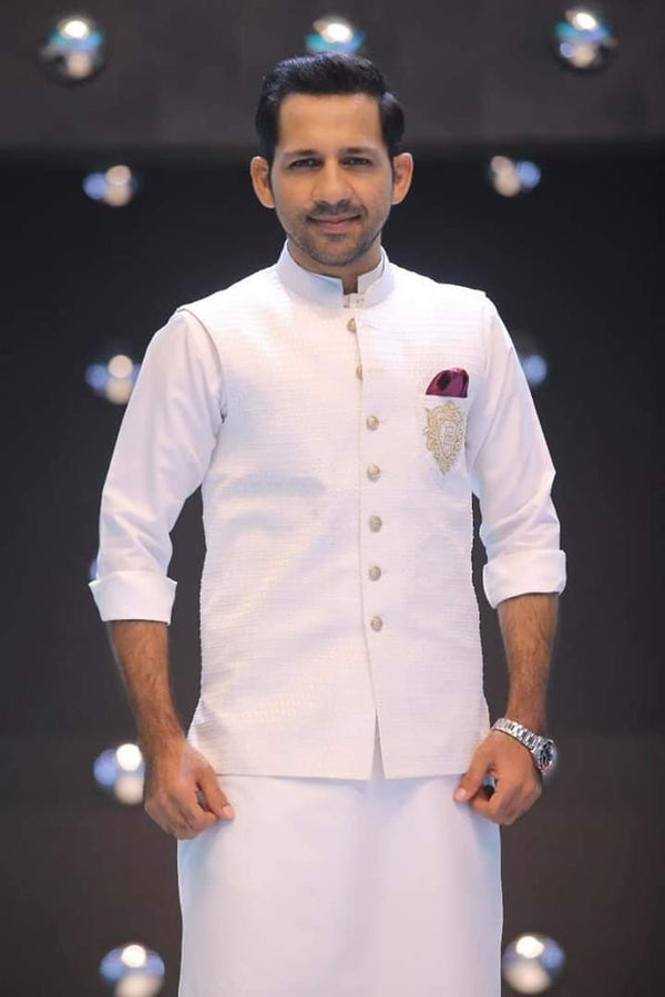Edge Republic - ER WC 1048 White Love with Monogram on Pocket Wasit Coat