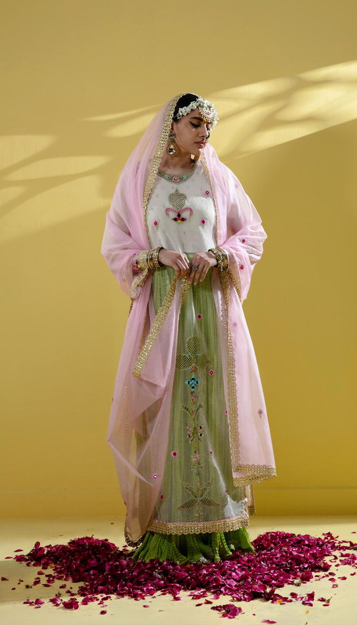 Runa Tara Lahore