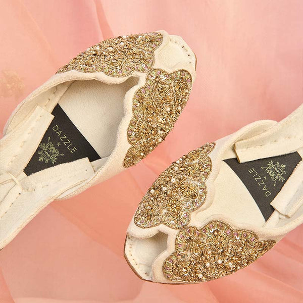 Charmy-Khussa-kolhapuri-dazzle-by-sarah