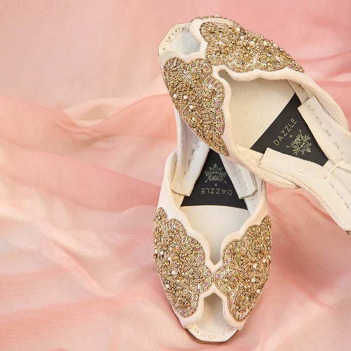 Charmy-Khussa-kolhapuri-dazzle-by-sarah