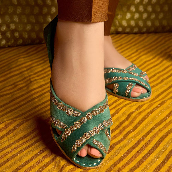 Apana-Khussa-kolhapuri-dazzle-by-sarah