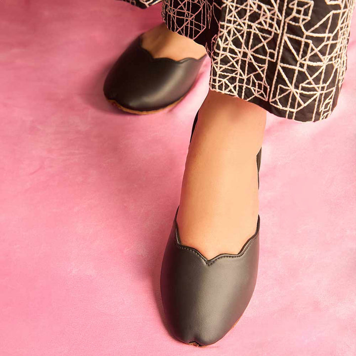 Adora black-Khussa-kolhapuri-dazzle-by-sarah