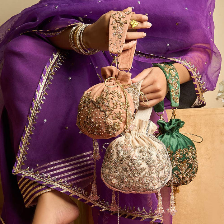 Aditi-Khussa-kolhapuri-dazzle-by-sarah