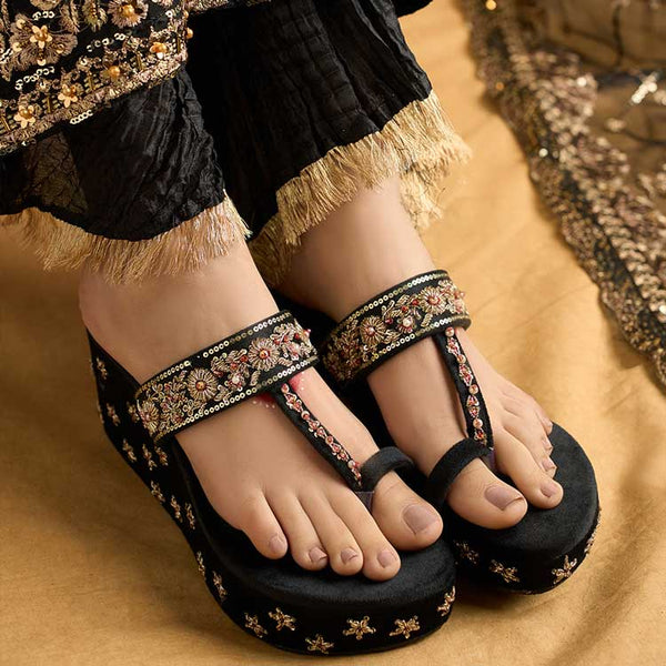 Dazzle By Sarah - Aabeer Sandal