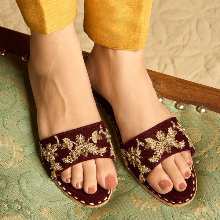 Romaisa-Khussa-kolhapuri-dazzle-by-sarah