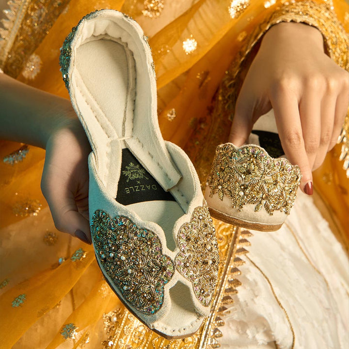 Charmy-Khussa-kolhapuri-dazzle-by-sarah