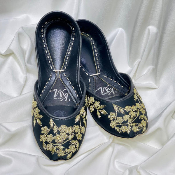 Khussa Master - CUT DANA Pakistani Ethinc Wear Khussa